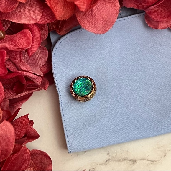 Antiqued Gold and Teal Blue Mother of Pearl Cufflinks - Picture 14 of 17